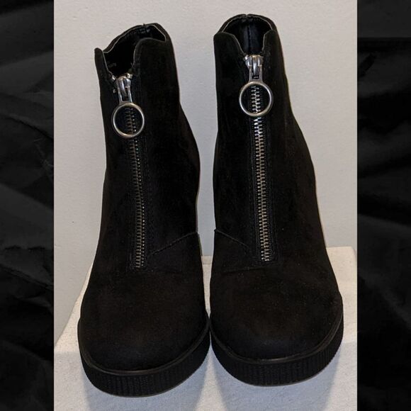TR White Mountain Thoughtful Ankle Boot - EUC - Picture 1 of 6